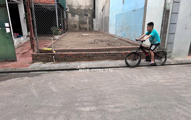  CC Bán 72m đất thị trấn - Ô tô tránh - thông bàn cờ - Hiếm